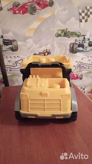 Грузовик -самосвал и конструктор mega blocks