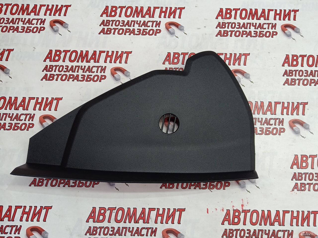 Накладка торпедо правая Voyah Free рест