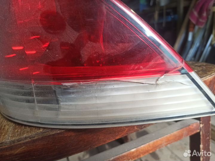 Правый фонарь митсубиси лансер 9 оригинальный б/у