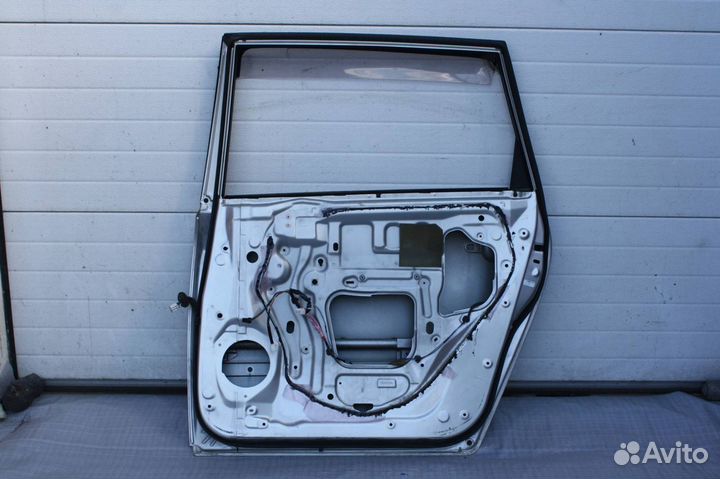 Дверь задняя правая Toyota Ipsum 2 ACM21W 2003