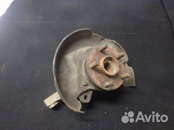 Кулак передний левый