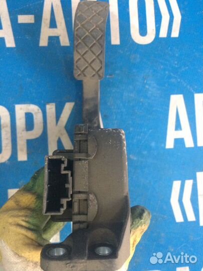 Педаль газа Ауди А6 Ц6 Audi A6 C6 4F1723523B