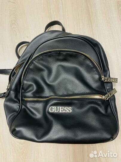 Кожанный рюкзак Guess