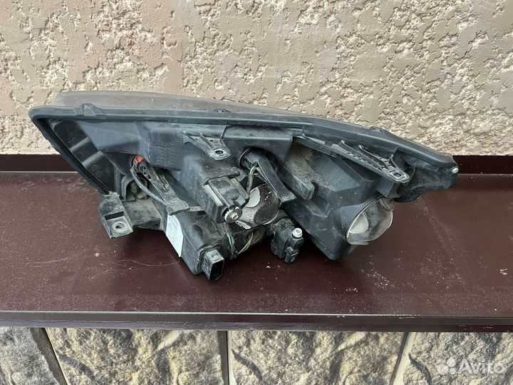 Фара передняя правая веста