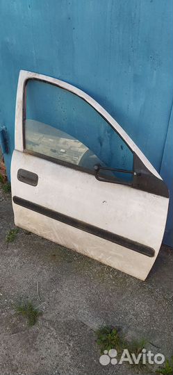Дверь передняя правая на опель комбо