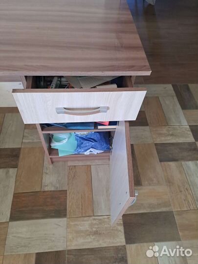 Детский туалетный столик