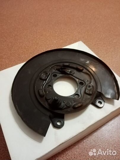 Кожух тормозного диска 4800A060