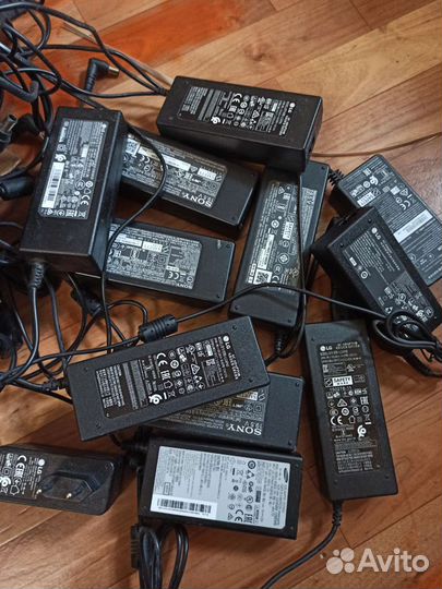 Блок питания BN44-00932