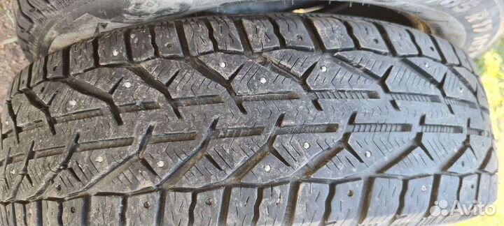 Kormoran SUV Stud 215/65 R17 103T