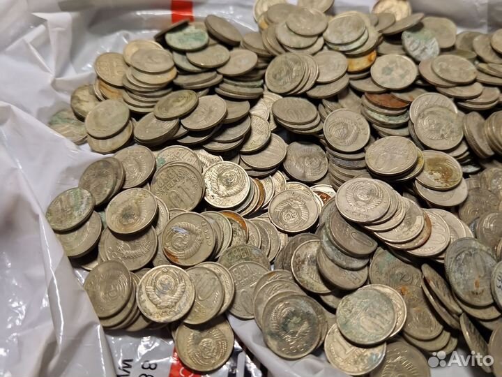 Монеты СССР 15 копеек и 10 копеек