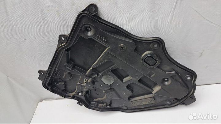 Панель отделки двери Mazda 5Cr CR 2.0 ZL 2006