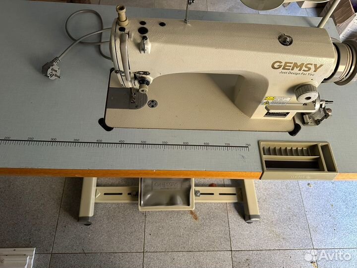 Швейная машина Gemsy
