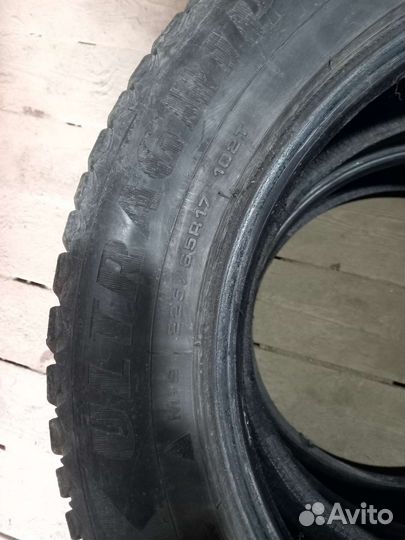Goodyear UltraGrip Ice Arctic SUV 225/65 R17