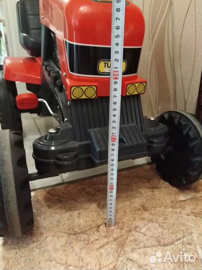 Продаётся трактор на педалях