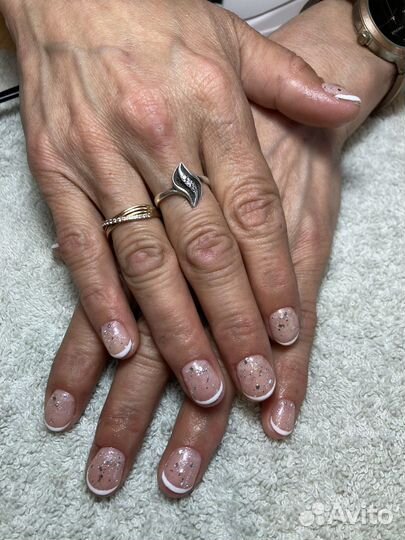 Модель на маникюр