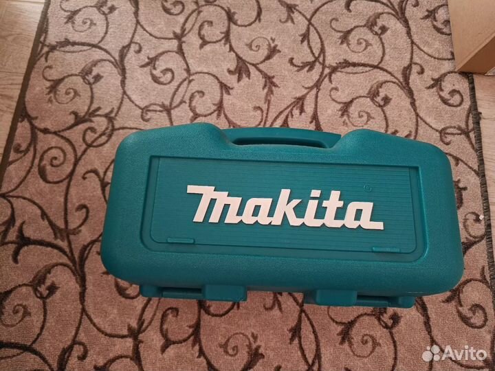 Makita BO5031 Эксцентриковая шлифмашина