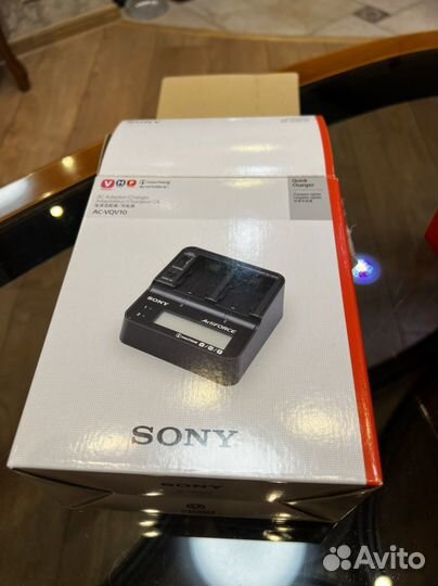 Зарядное устройство Sony