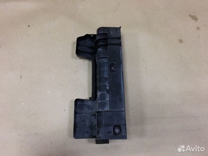 Дефлектор радиатора левый Hyundai Solaris 2