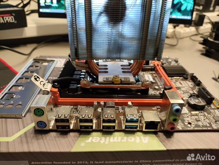 Материнская плата с процессором