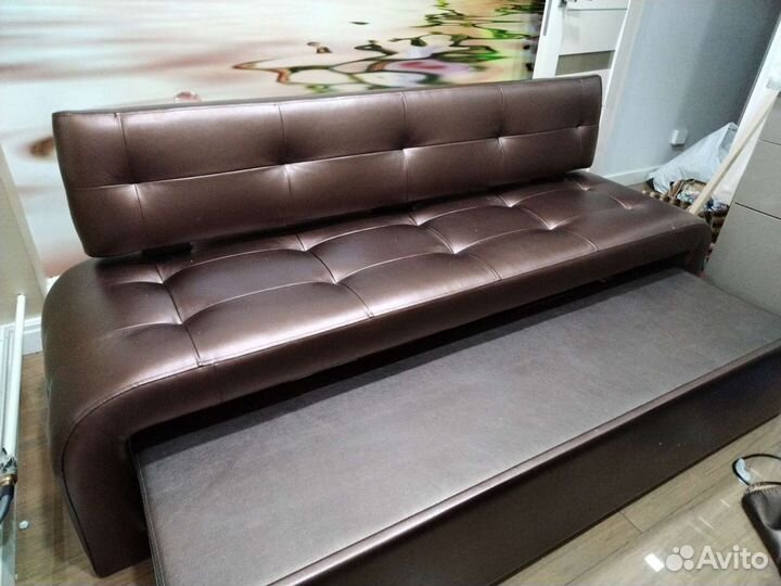 Перетяжка мягкой мебели на дому