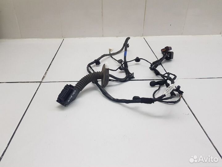 Электропроводка задней левой двери (Geely Coolray)