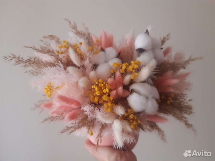 Композиции из стабил. цветов и сухоцветов