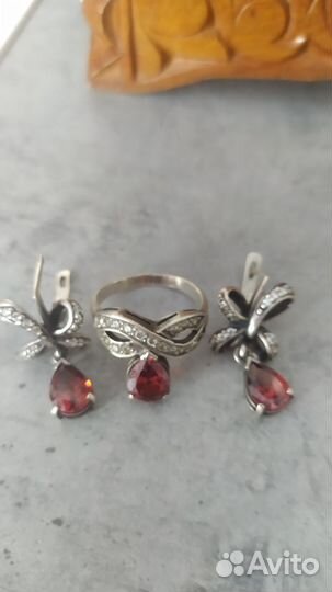 Колье ожерелье