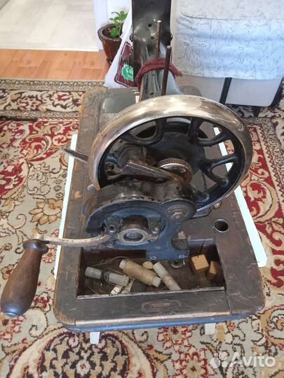 Швейная машина Singer