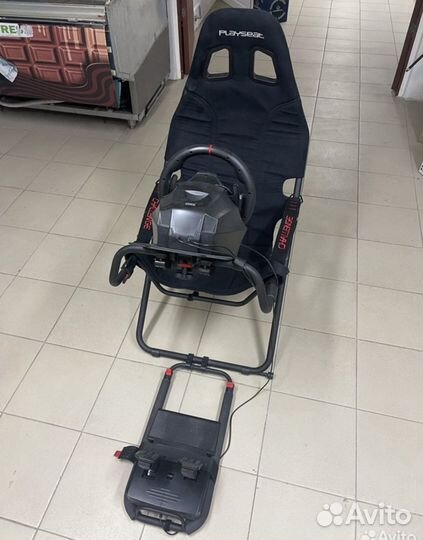 Игровое компьютерное кресло Playseat Challenge