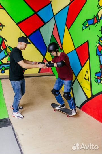 Инструктор тренер обучение на скейте, скейтборде