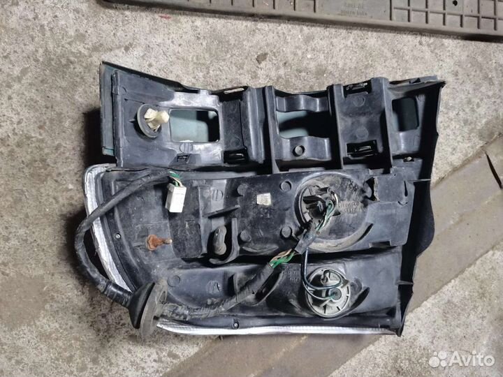 Фонарь Toyota carina e