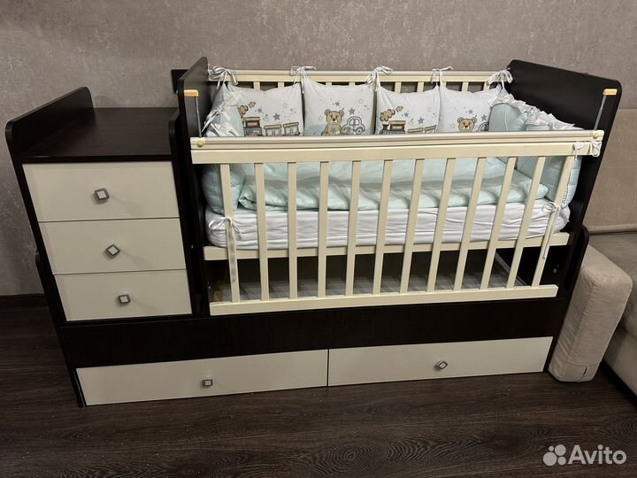 Детская кроватка