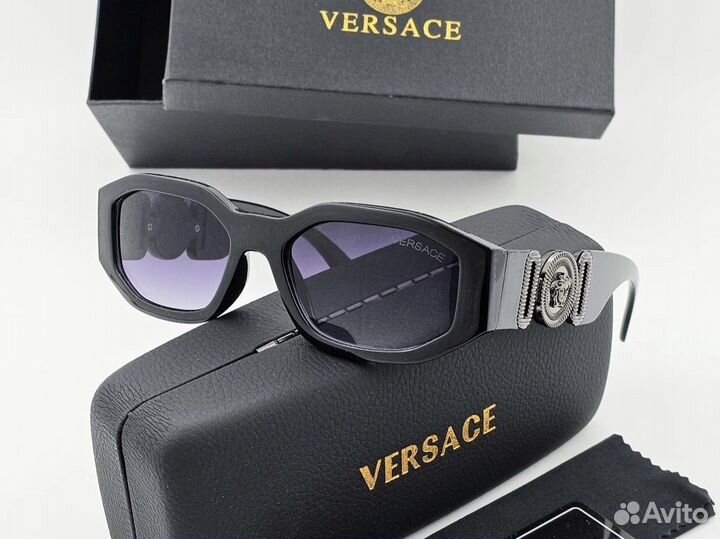 Солнцезащитные очки versace