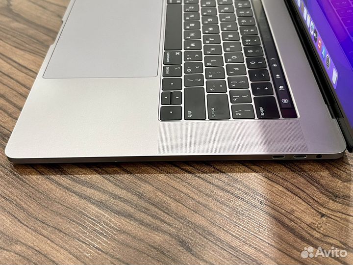 Apple macbook pro 15 2018 i9 / 32GB / 1TB
