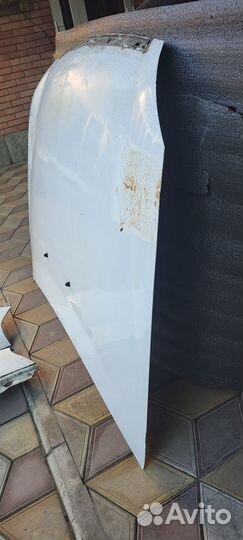 Капот (бу)и 2 крыла priora 2010 год