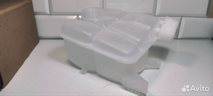 Расширительный бачок Ford Focus Volvo Mazda