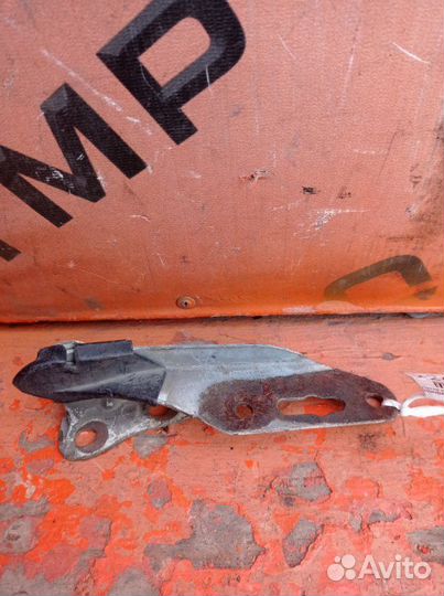 Петля капота левая Honda Cr-V RD1 B20B