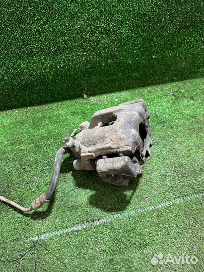 Суппорт задний левый Bmw X5 E53 M54B30 2000