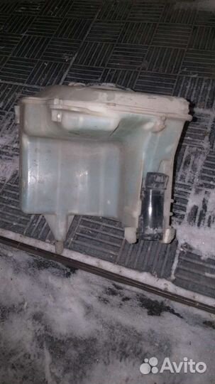 Бачек омывателя toyota