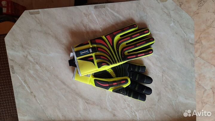 Противоударные перчатки