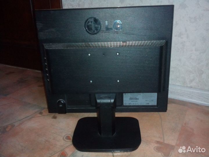 Монитор LG flatron L1718S-SN