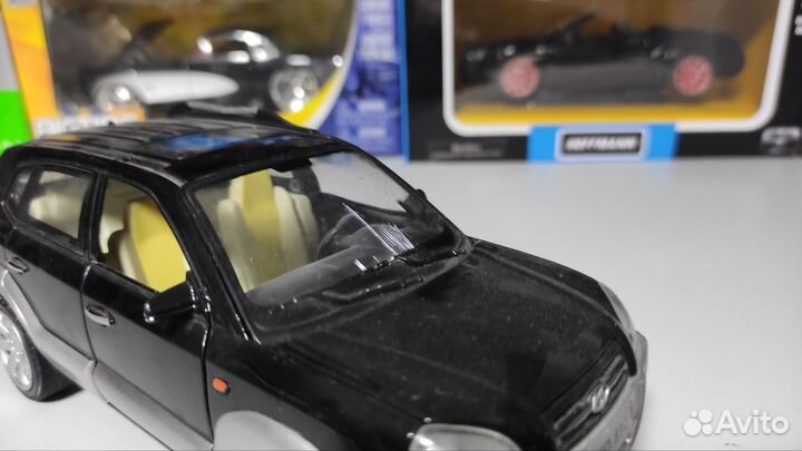 Инерционная машинка 1:24