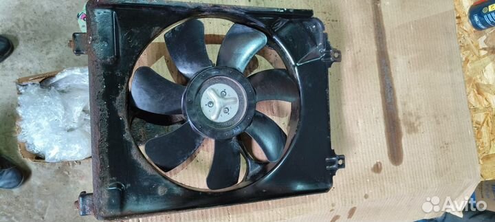 Диффузор радиатора правый Honda Civic 8 4D 5D 1.8