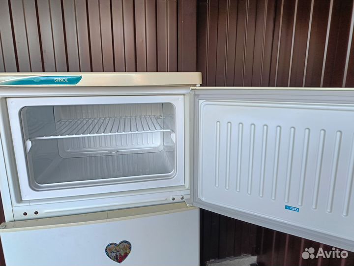 Холодильник маленький Stinol