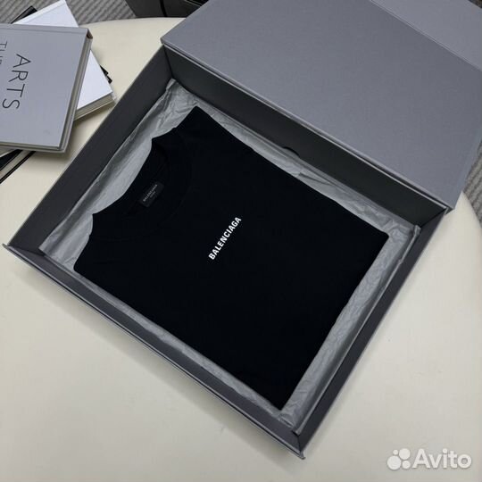 Футболка Balenciaga