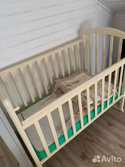 Детская кроватка