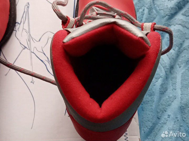 Лыжные ботинки новые