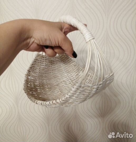 Фруктовница плетеная в виде корзинки