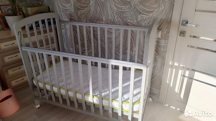 Детская кроватка