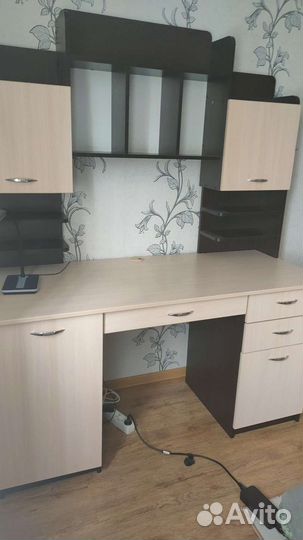 Компьютерный стол, стол учить уроки